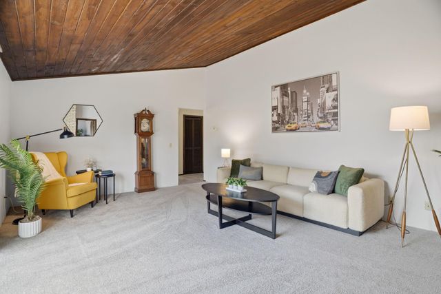 1286 Castle Court, Golden Valley, MN 55427