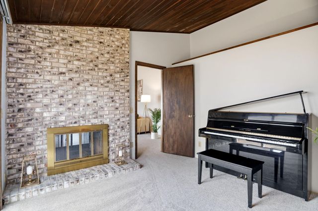 1286 Castle Court, Golden Valley, MN 55427