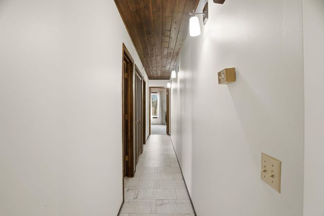 1286 Castle Court, Golden Valley, MN 55427