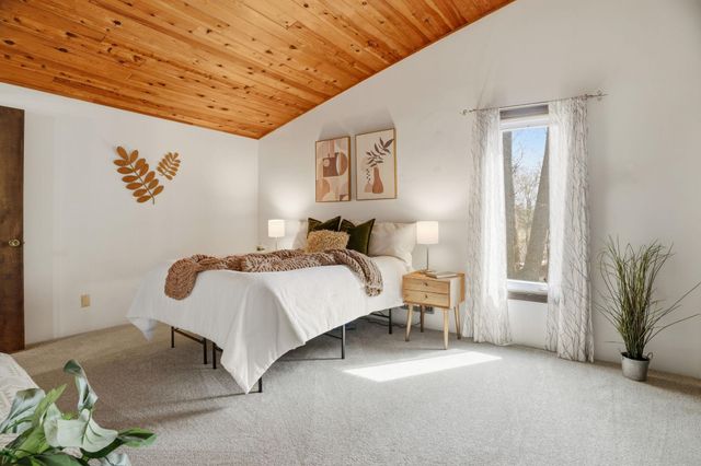 1286 Castle Court, Golden Valley, MN 55427