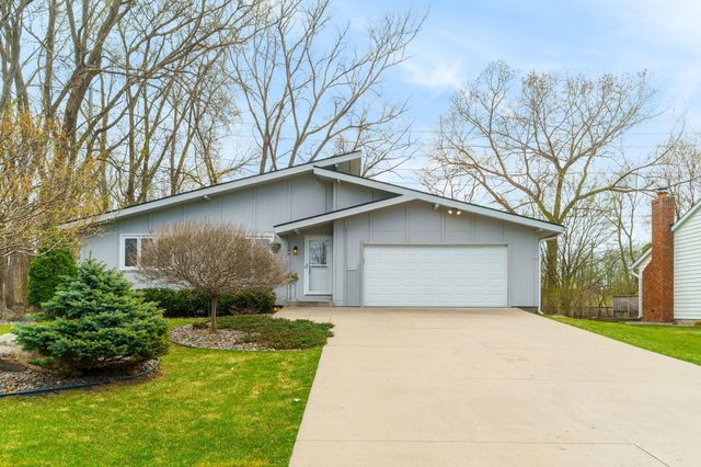 1286 Castle Court, Golden Valley, MN 55427