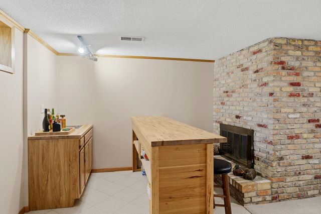 1286 Castle Court, Golden Valley, MN 55427