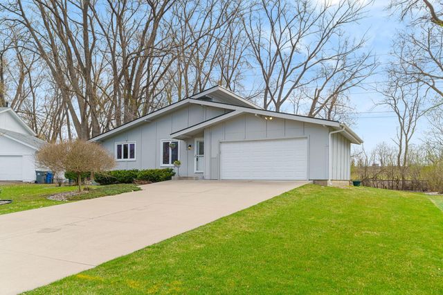 1286 Castle Court, Golden Valley, MN 55427