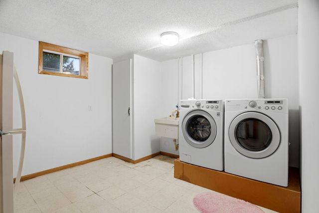 1286 Castle Court, Golden Valley, MN 55427