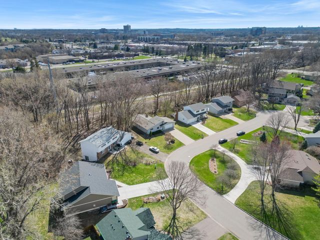 1286 Castle Court, Golden Valley, MN 55427