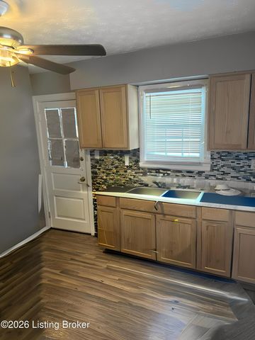 130 N 46th St, Louisville, KY 40212