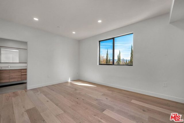 5110 Whitsett Avenue 303, Valley Village, CA 91607