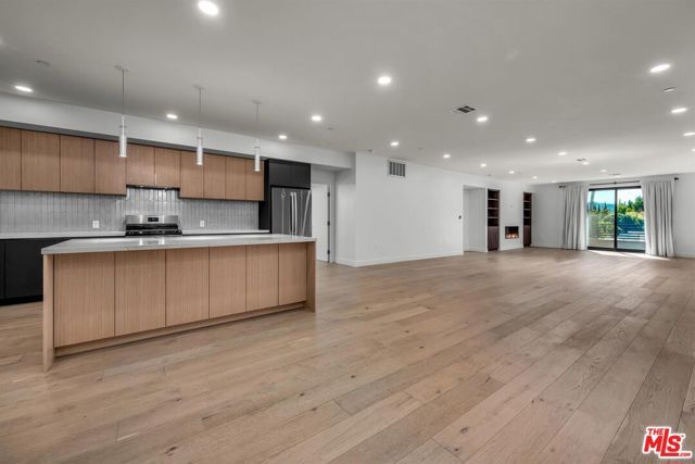 5110 Whitsett Avenue 303, Valley Village, CA 91607
