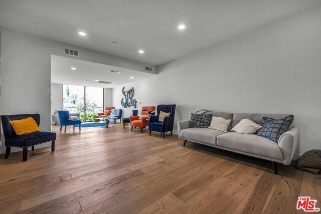 5110 Whitsett Avenue 303, Valley Village, CA 91607