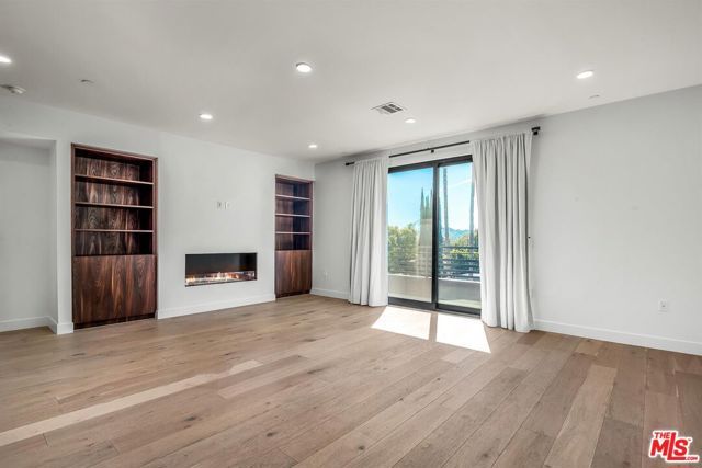 5110 Whitsett Avenue 303, Valley Village, CA 91607