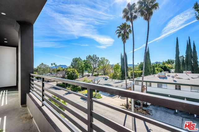 5110 Whitsett Avenue 303, Valley Village, CA 91607