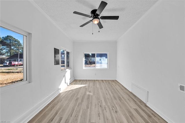 1064 Georgetown RD, Norfolk, VA 23502