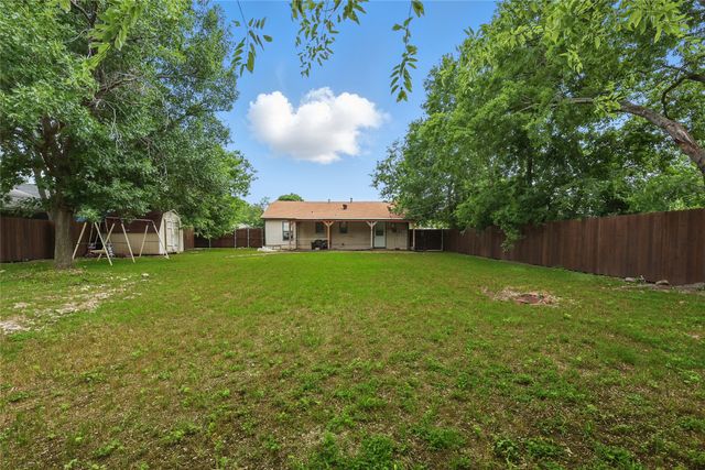 211 Moore Street, Duncanville, TX 75116