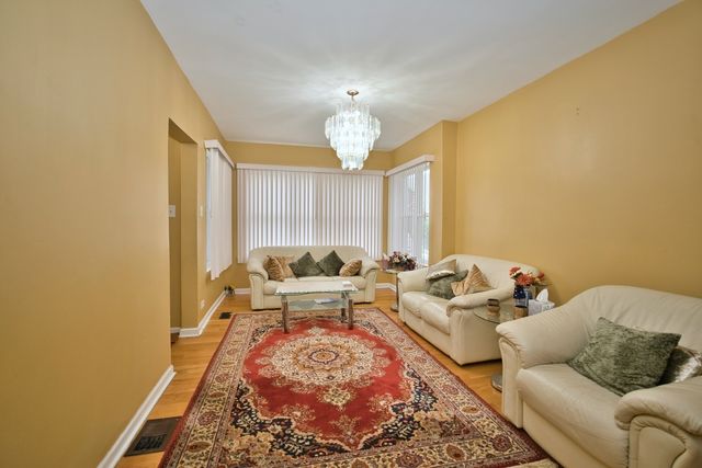 3422 N Kolmar Avenue, Chicago, IL 60641