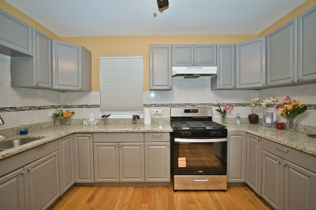 3422 N Kolmar Avenue, Chicago, IL 60641
