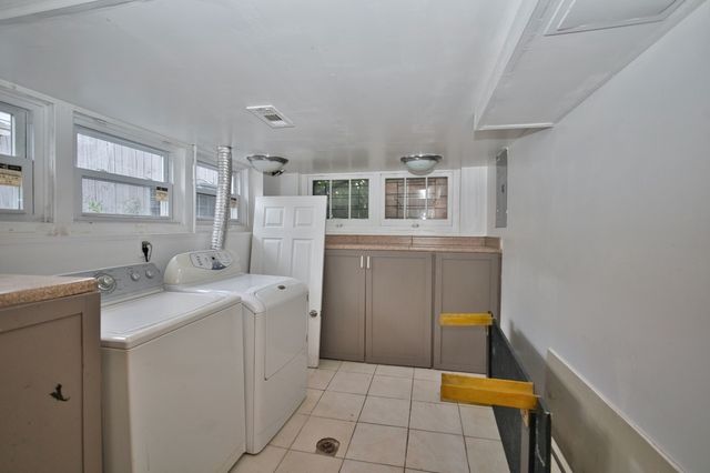 3422 N Kolmar Avenue, Chicago, IL 60641