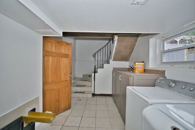 3422 N Kolmar Avenue, Chicago, IL 60641