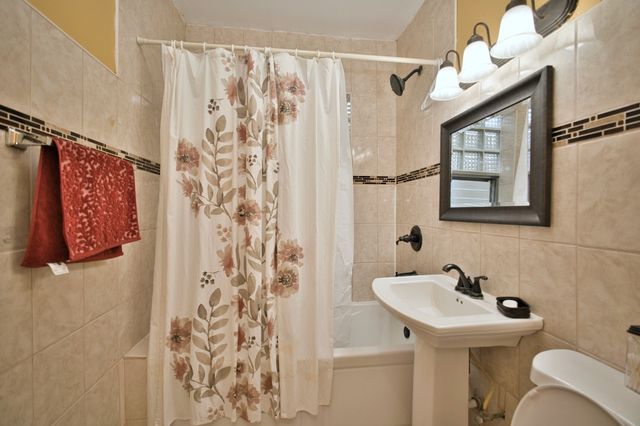 3422 N Kolmar Avenue, Chicago, IL 60641