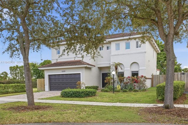 12920 SW 143rd Ter, Miami, FL 33186