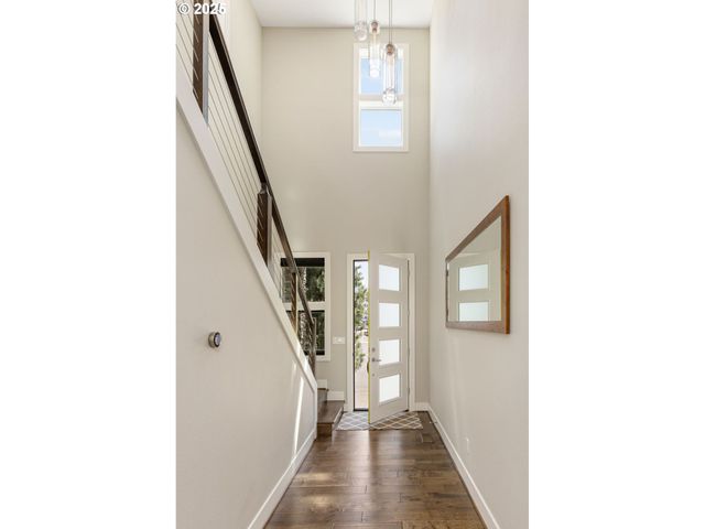 14647 Nw FRICKE Ln, Portland, OR 97229