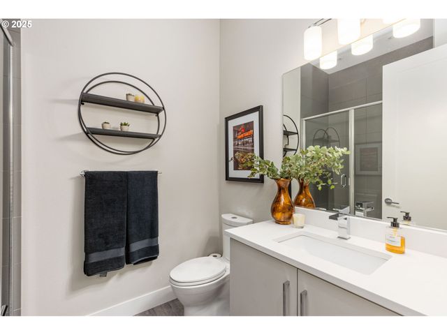 14647 Nw FRICKE Ln, Portland, OR 97229