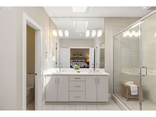 14647 Nw FRICKE Ln, Portland, OR 97229