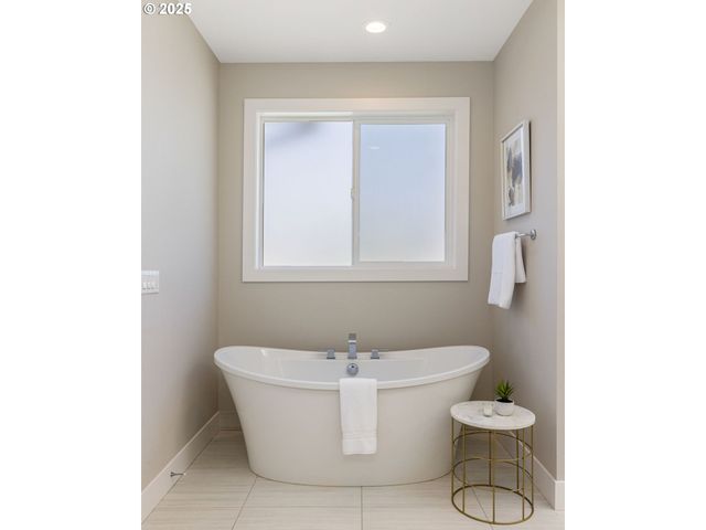 14647 Nw FRICKE Ln, Portland, OR 97229