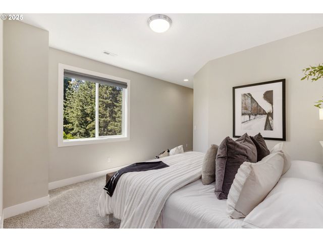 14647 Nw FRICKE Ln, Portland, OR 97229