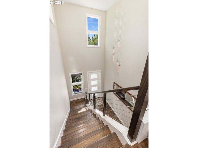 14647 Nw FRICKE Ln, Portland, OR 97229