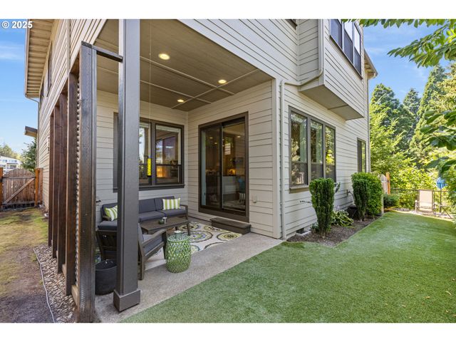 14647 Nw FRICKE Ln, Portland, OR 97229