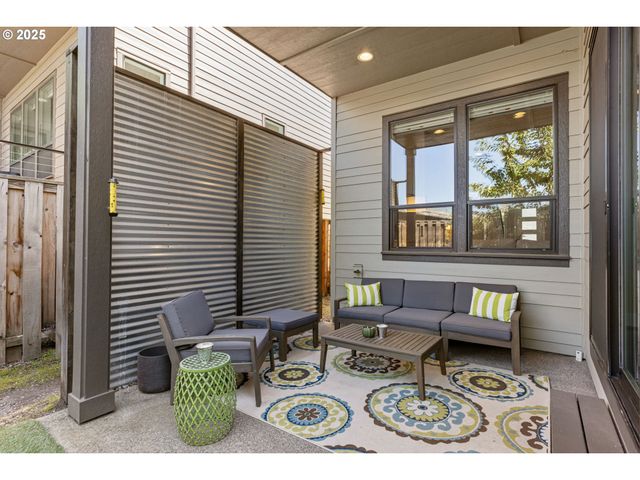 14647 Nw FRICKE Ln, Portland, OR 97229