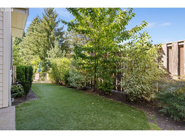 14647 Nw FRICKE Ln, Portland, OR 97229