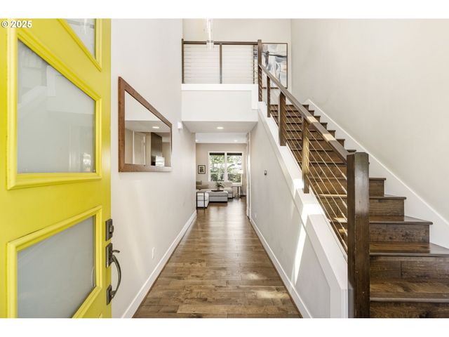 14647 Nw FRICKE Ln, Portland, OR 97229