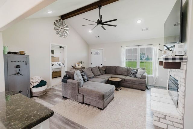 8615 N Fm 51, Decatur, TX 76234