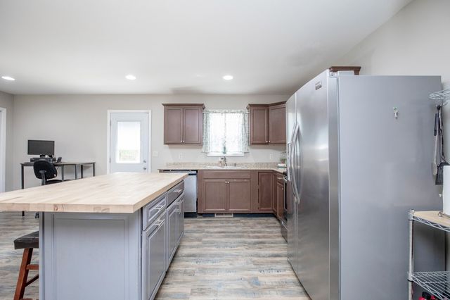 457 Reeves Dr, Clarksville, TN 37043