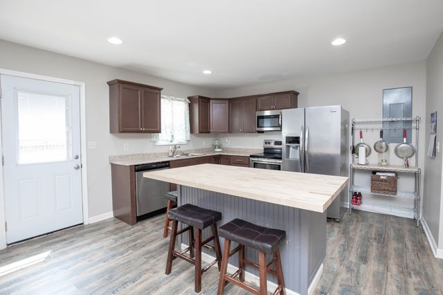 457 Reeves Dr, Clarksville, TN 37043