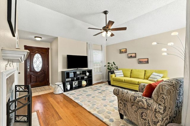 2524 Brooke Trail, Carrollton, TX 75006