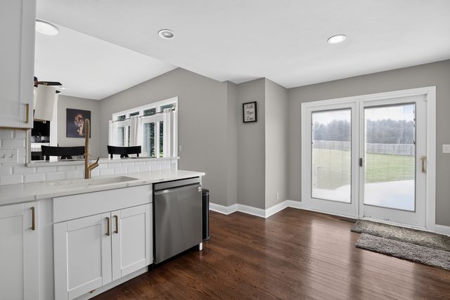 11868 Cardinal Lane, Caledonia, IL 61011
