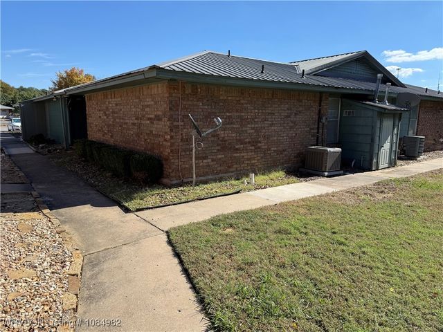 101 Doris Drive 48, Sallisaw, OK 74955