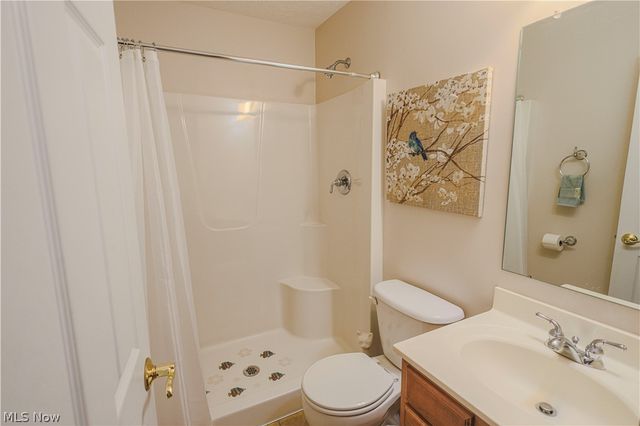 2535 Queensbury Road, Alliance, OH 44601