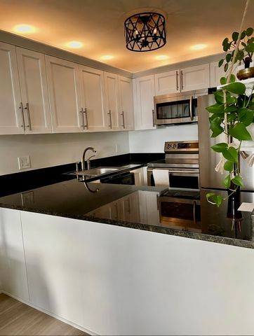 1030 N STATE Street 6F, Chicago, IL 60610