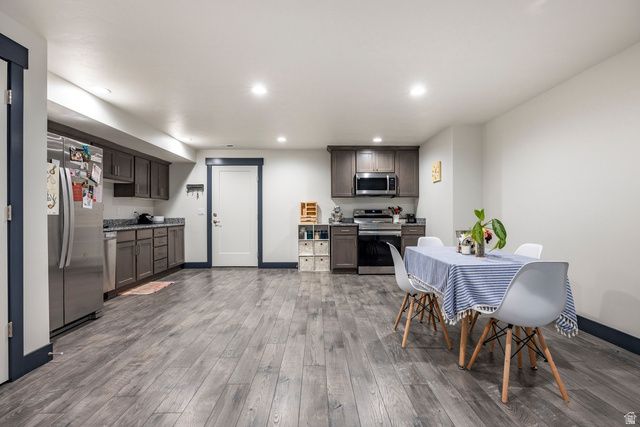 594 E SPRUCE GLEN RD, Murray, UT 84107