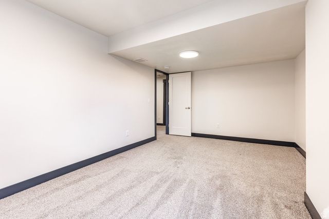 594 E SPRUCE GLEN RD, Murray, UT 84107