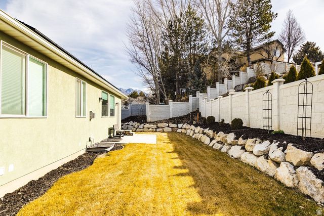 594 E SPRUCE GLEN RD, Murray, UT 84107