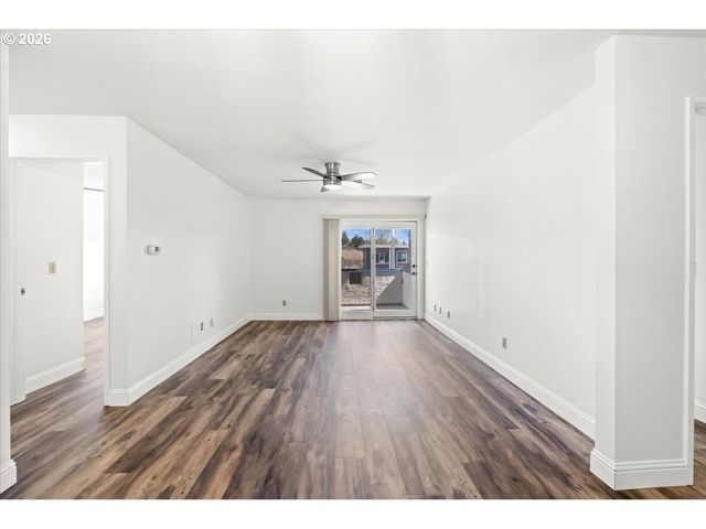 8717 Se MONTEREY Ave 304, Happy Valley, OR 97086