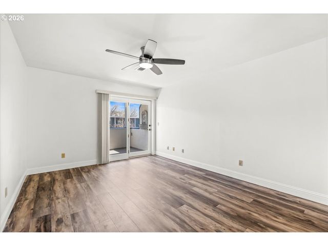 8717 Se MONTEREY Ave 304, Happy Valley, OR 97086