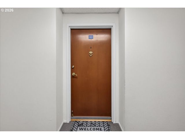 8717 Se MONTEREY Ave 304, Happy Valley, OR 97086