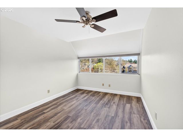 8717 Se MONTEREY Ave 304, Happy Valley, OR 97086