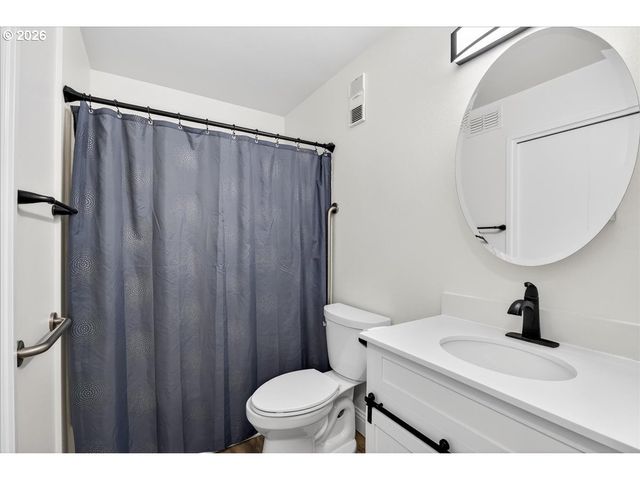 8717 Se MONTEREY Ave 304, Happy Valley, OR 97086