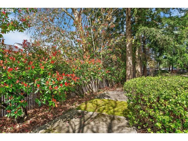 8717 Se MONTEREY Ave 304, Happy Valley, OR 97086